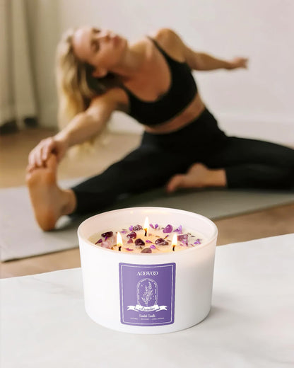 AOOVOO Lavender Scented Candles for Women - Aromatherapy Candle with Crystals Inside, 10oz Soy Candles for Home Scented, Birthday Gifts Mothers Day Candle for Women Mom
